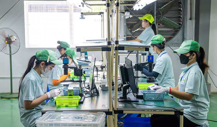 /2026/08/cambodias-electronics-exports-jump-34-percent-52000-640904.htm